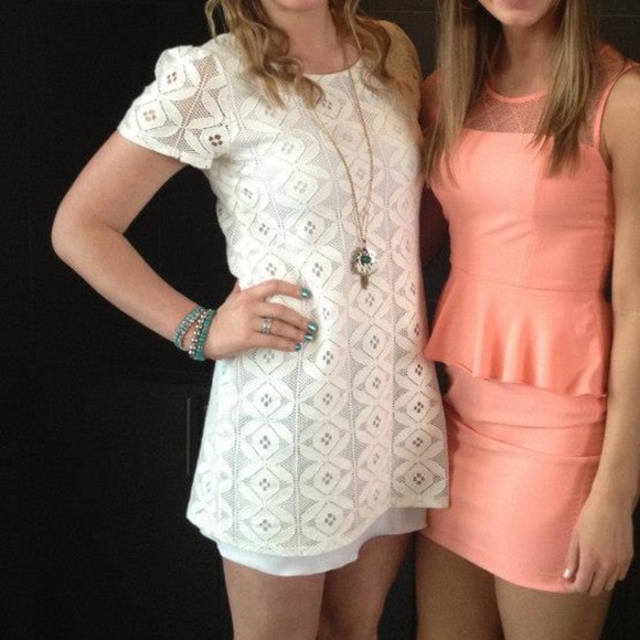 White mini dress. Size M - Picture 5 of 5